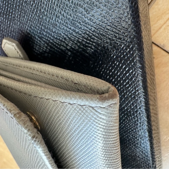 Prada Authentic Vintage Saffiano Leather Wallet - Picture 6 of 13